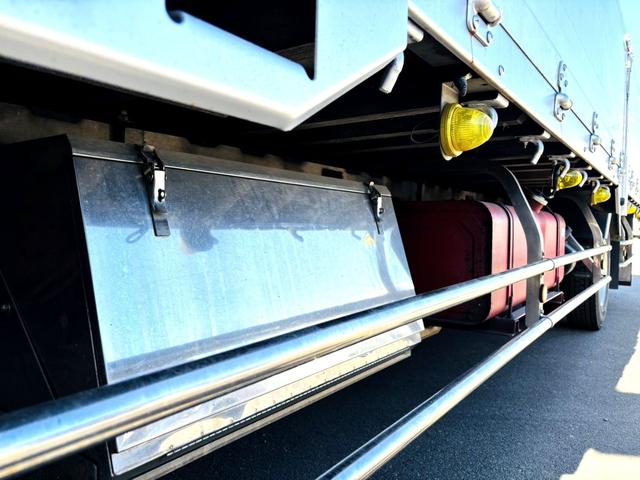 ファイター ファイター ワイド 平 アルミブロック 車検付き 荷台長6.2m 平成26年式 アルミホイール AM/FMラジオ F6速(24枚目)