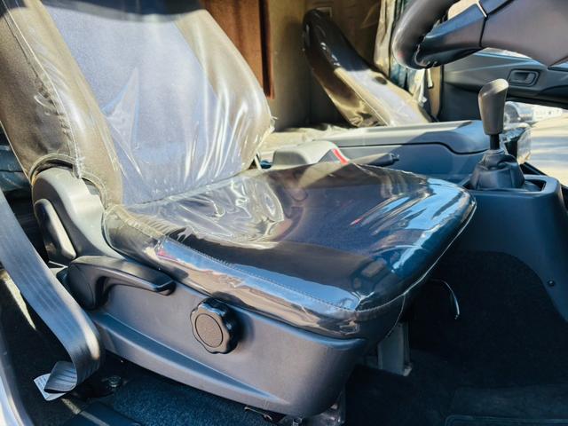 ファイター ファイター ワイド 平 アルミブロック 車検付き 荷台長6.2m 平成26年式 アルミホイール AM/FMラジオ F6速(31枚目)