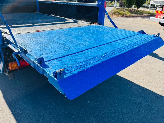 デュトロ Wキャブ デュトロ Wキャブ 4WD PG付 車検R8.2月まで 積載2t AM/FMラジオ ETC(12枚目)