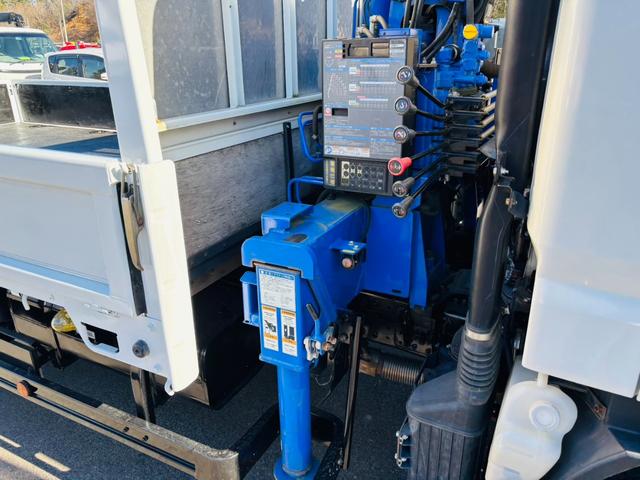 キャンター クレーン キャンター ワイド ロング 平 4段ラジコン フックイン 買取車 令和2年式 積載3t TADANO/ZH294 差し違いアウトリガー 荷台長3.7m(16枚目)