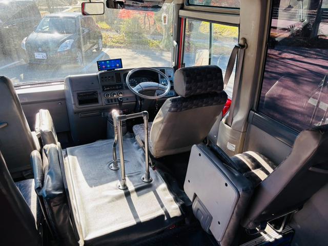 シビリアンバス シビリアンバス 26人乗り 車検R8.6迄 自動ドア 平成17年式 自動ドア F6速(21枚目)