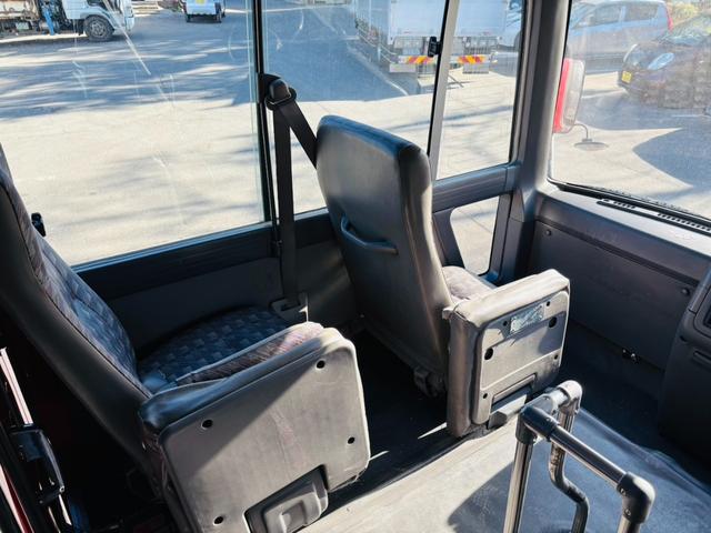 シビリアンバス シビリアンバス 26人乗り 車検R8.6迄 自動ドア 平成17年式 自動ドア F6速(26枚目)