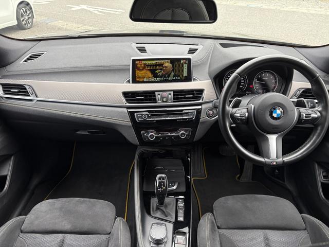 Ｘ２ ｘＤｒｉｖｅ　２０ｉ　ＭスポーツＸ　純正ナビ　フルセグＴＶ　バックカメラ　ＥＴＣ　インテリジェントセーフティ　シートヒーター　パワーバックドア　ヒルディセントコントロール　スマートキー　プッシュスタート　クルーズコントロール（2枚目）