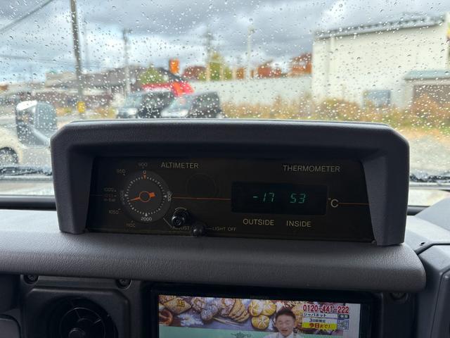 ランドクルーザー７０ ＺＸ　色替車　社外ナビ　フルセグＴＶ　バックカメラ　ＥＴＣ　社外キーレス　シートカバー　タイミングベルト交換歴有（4枚目）