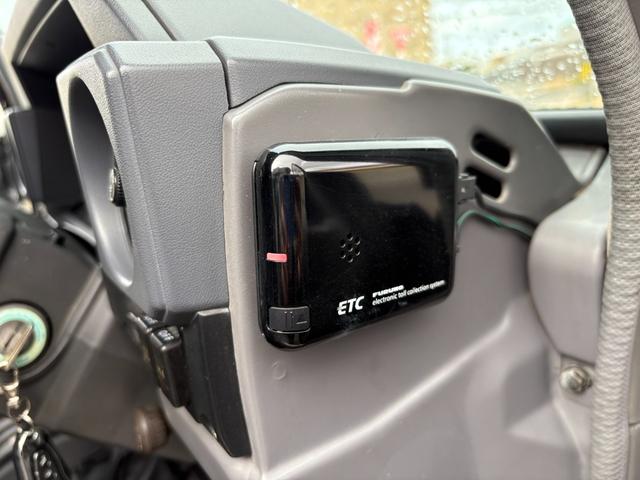 ランドクルーザー７０ ＺＸ　色替車　社外ナビ　フルセグＴＶ　バックカメラ　ＥＴＣ　社外キーレス　シートカバー　タイミングベルト交換歴有（7枚目）