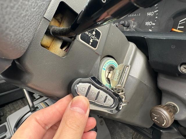 ランドクルーザー７０ ＺＸ　色替車　社外ナビ　フルセグＴＶ　バックカメラ　ＥＴＣ　社外キーレス　シートカバー　タイミングベルト交換歴有（9枚目）