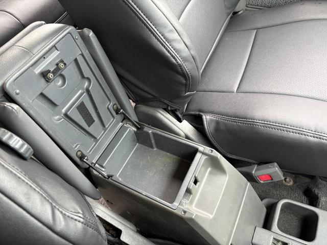 ランドクルーザー７０ ＺＸ　色替車　社外ナビ　フルセグＴＶ　バックカメラ　ＥＴＣ　社外キーレス　シートカバー　タイミングベルト交換歴有（13枚目）