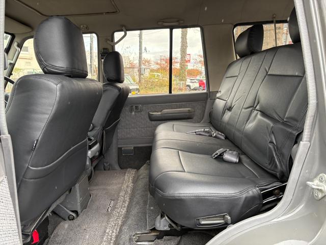 ランドクルーザー７０ ＺＸ　色替車　社外ナビ　フルセグＴＶ　バックカメラ　ＥＴＣ　社外キーレス　シートカバー　タイミングベルト交換歴有（23枚目）