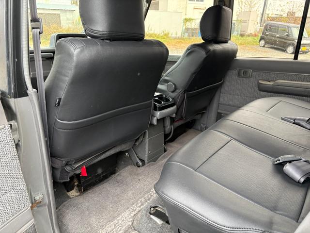 ランドクルーザー７０ ＺＸ　色替車　社外ナビ　フルセグＴＶ　バックカメラ　ＥＴＣ　社外キーレス　シートカバー　タイミングベルト交換歴有（24枚目）