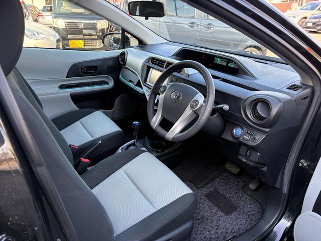 アクア Ｓ　純正ナビ　地デジＴＶ　バックカメラ　ＥＴＣ　スマートキー　プッシュスタート　オートエアコン（14枚目）