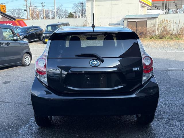 アクア Ｓ　純正ナビ　地デジＴＶ　バックカメラ　ＥＴＣ　スマートキー　プッシュスタート　オートエアコン（32枚目）