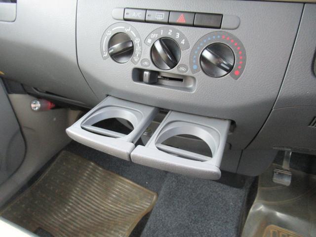 タント 　フロントシートリフト　４速オートマ　キーレス　ＣＤ　車両取扱説明書（13枚目）