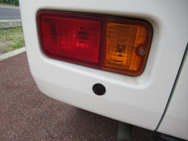 ハイゼットカーゴ 　スローパー（リアシートレス）折りたたみ補助シート付　福祉車両　車いす１台乗車　切替４ＷＤ　４速オートマ　キーレス　スローパー取扱説明書　後付けコーナーセンサー（15枚目）
