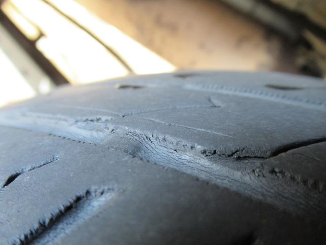 ハイゼットカーゴ 　スローパー（リアシートレス）折りたたみ補助シート付　福祉車両　車いす１台乗車　切替４ＷＤ　４速オートマ　キーレス　スローパー取扱説明書　後付けコーナーセンサー（23枚目）