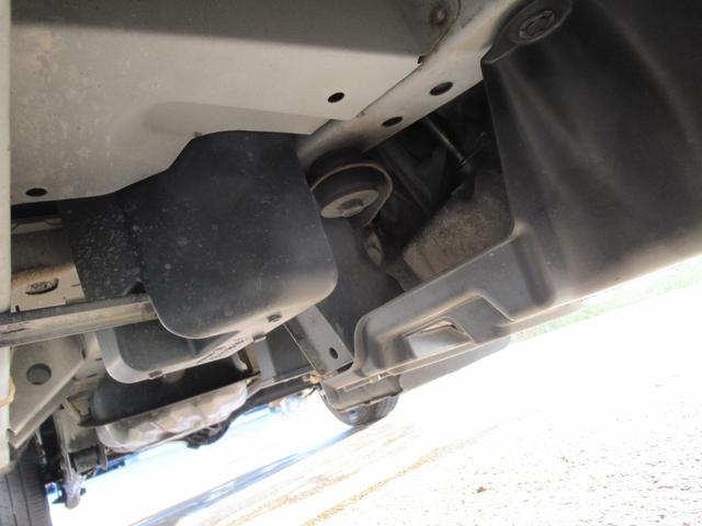 ハイゼットカーゴ 　スローパー（リアシートレス）折りたたみ補助シート付　福祉車両　車いす１台乗車　切替４ＷＤ　４速オートマ　キーレス　スローパー取扱説明書　後付けコーナーセンサー（24枚目）