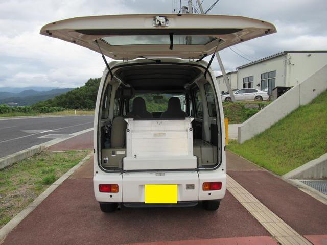 ハイゼットカーゴ 　スローパー（リアシートレス）折りたたみ補助シート付　福祉車両　車いす１台乗車　切替４ＷＤ　４速オートマ　キーレス　スローパー取扱説明書　後付けコーナーセンサー（30枚目）