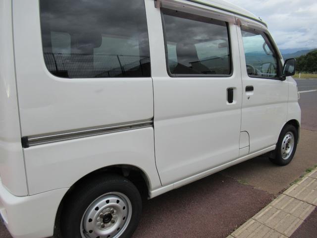 ハイゼットカーゴ 　スローパー（リアシートレス）折りたたみ補助シート付　福祉車両　車いす１台乗車　切替４ＷＤ　４速オートマ　キーレス　スローパー取扱説明書　後付けコーナーセンサー（43枚目）