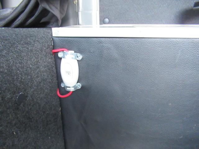 NV350キャラバンバン スーパーロングワイドDXターボ 切替4WD ターボ ワイドロングハイルーフ 事務室車 8ナンバー ヒッチメンバー 950申請済み ルーフキャリア(鍵付き) 後付け電動格納ミラー 後付け熱線スイッチ FFヒーター(リモコン付き)(20枚目)