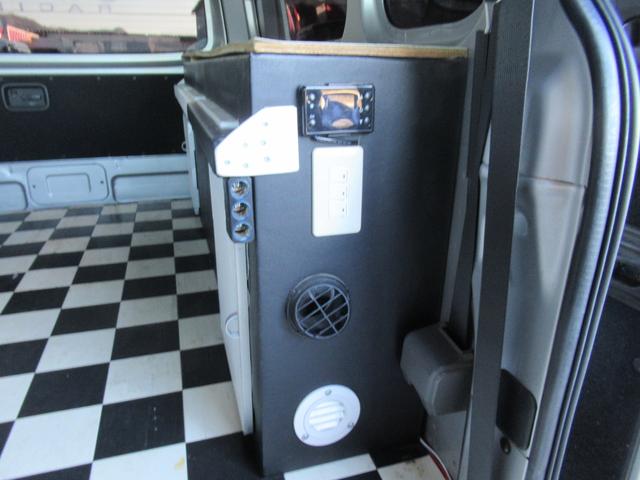 NV350キャラバンバン スーパーロングワイドDXターボ 切替4WD ターボ ワイドロングハイルーフ 事務室車 8ナンバー ヒッチメンバー 950申請済み ルーフキャリア(鍵付き) 後付け電動格納ミラー 後付け熱線スイッチ FFヒーター(リモコン付き)(23枚目)