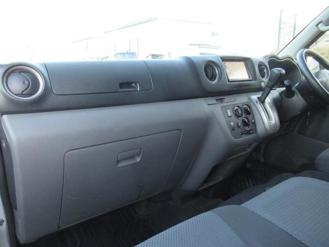 NV350キャラバンバン スーパーロングワイドDXターボ 切替4WD ターボ ワイドロングハイルーフ 事務室車 8ナンバー ヒッチメンバー 950申請済み ルーフキャリア(鍵付き) 後付け電動格納ミラー 後付け熱線スイッチ FFヒーター(リモコン付き)(28枚目)