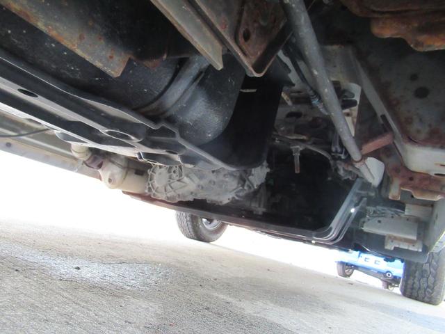 NV350キャラバンバン スーパーロングワイドDXターボ 切替4WD ターボ ワイドロングハイルーフ 事務室車 8ナンバー ヒッチメンバー 950申請済み ルーフキャリア(鍵付き) 後付け電動格納ミラー 後付け熱線スイッチ FFヒーター(リモコン付き)(33枚目)