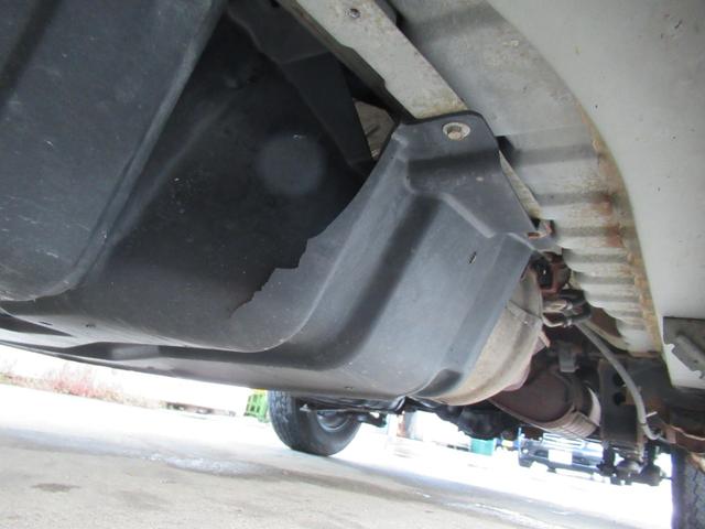 NV350キャラバンバン スーパーロングワイドDXターボ 切替4WD ターボ ワイドロングハイルーフ 事務室車 8ナンバー ヒッチメンバー 950申請済み ルーフキャリア(鍵付き) 後付け電動格納ミラー 後付け熱線スイッチ FFヒーター(リモコン付き)(35枚目)