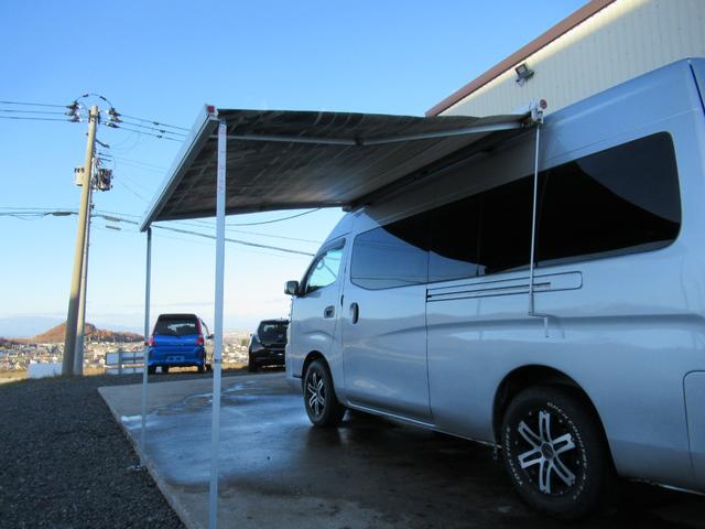 NV350キャラバンバン スーパーロングワイドDXターボ 切替4WD ターボ ワイドロングハイルーフ 事務室車 8ナンバー ヒッチメンバー 950申請済み ルーフキャリア(鍵付き) 後付け電動格納ミラー 後付け熱線スイッチ FFヒーター(リモコン付き)(44枚目)