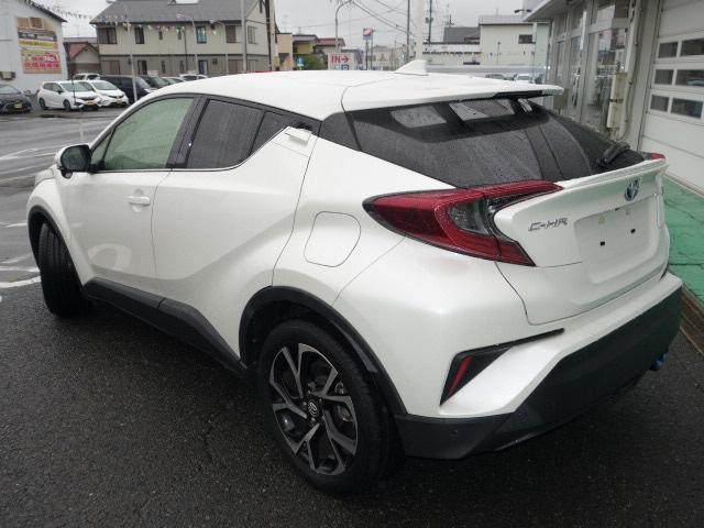 Ｃ－ＨＲ Ｇ　純正９インチナビ　Ｂカメラ　ＤＶＤ再生　Ｂｌｕｅｔｏｏｔｈ　フロントシートヒーター　ＥＴＣ　ハーフレザーシート　ガナドールマフラー　ブラインドスポット　運転支援機能（6枚目）