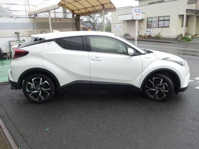 Ｃ－ＨＲ Ｇ　純正９インチナビ　Ｂカメラ　ＤＶＤ再生　Ｂｌｕｅｔｏｏｔｈ　フロントシートヒーター　ＥＴＣ　ハーフレザーシート　ガナドールマフラー　ブラインドスポット　運転支援機能（14枚目）