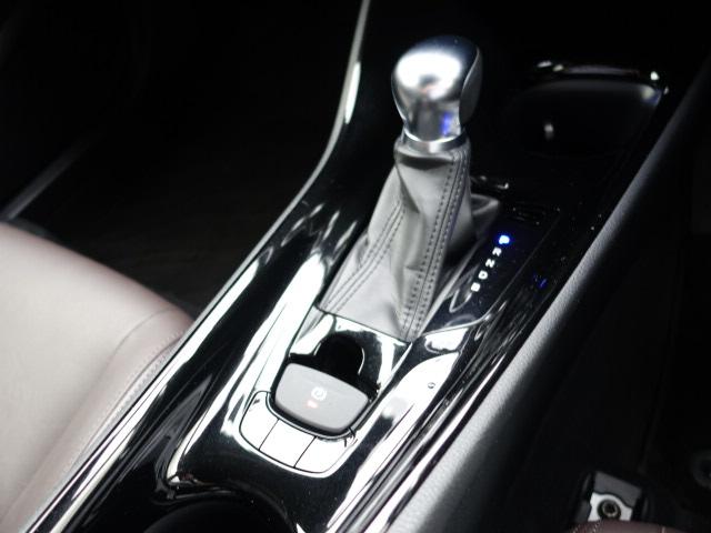 Ｃ－ＨＲ Ｇ　純正９インチナビ　Ｂカメラ　ＤＶＤ再生　Ｂｌｕｅｔｏｏｔｈ　フロントシートヒーター　ＥＴＣ　ハーフレザーシート　ガナドールマフラー　ブラインドスポット　運転支援機能（26枚目）