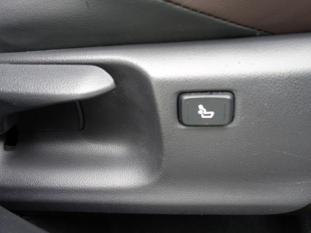 Ｃ－ＨＲ Ｇ　純正９インチナビ　Ｂカメラ　ＤＶＤ再生　Ｂｌｕｅｔｏｏｔｈ　フロントシートヒーター　ＥＴＣ　ハーフレザーシート　ガナドールマフラー　ブラインドスポット　運転支援機能（34枚目）