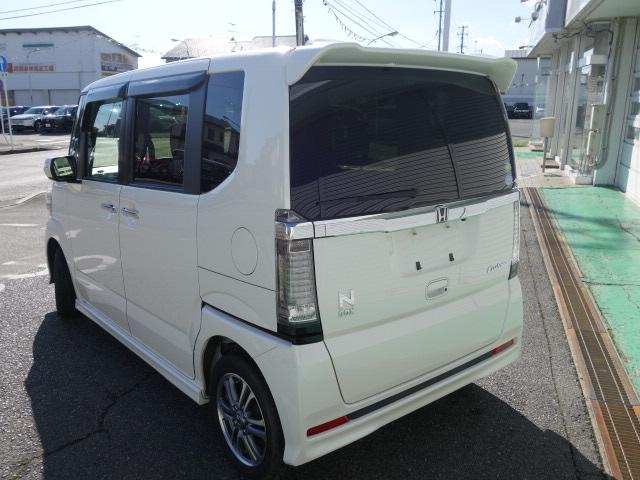 Ｎ－ＢＯＸカスタム Ｇ　ＳＳパッケージ　純正ナビ　フルセグ　ＤＶＤ　Ｂｌｕｅｔｏｏｔｈ　Ｂカメラ　Ｆ左右シートヒーター　ステリモ　左リヤ電動ドア　後席シートスライド（6枚目）