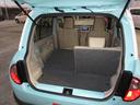 背もたれを倒して荷室スペースを拡大した状態