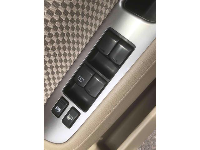 ティーダ １５Ｍ　ＳＶ＋プラズマ　バックカメラ　ナビ　ＴＶ　スマートキー　電動格納ミラー　ＣＶＴ　盗難防止システム　衝突安全ボディ　ＡＢＳ　Ｂｌｕｅｔｏｏｔｈ　エアコン　パワーステアリング　パワーウィンドウ（8枚目）
