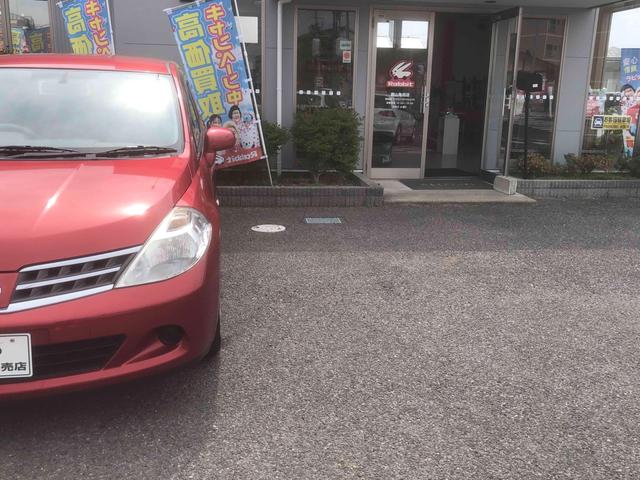 ティーダ １５Ｍ　ＳＶ＋プラズマ　バックカメラ　ナビ　ＴＶ　スマートキー　電動格納ミラー　ＣＶＴ　盗難防止システム　衝突安全ボディ　ＡＢＳ　Ｂｌｕｅｔｏｏｔｈ　エアコン　パワーステアリング　パワーウィンドウ（33枚目）