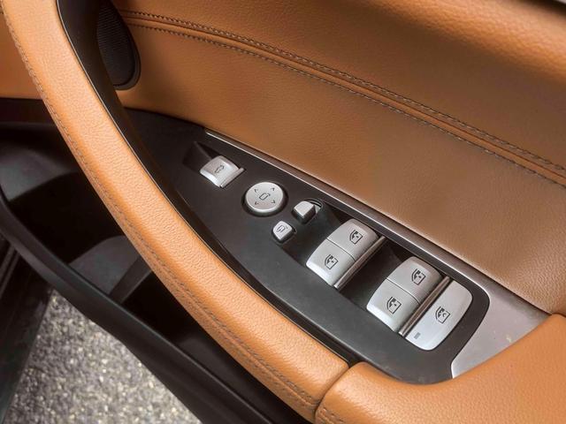 Ｘ３ ｘＤｒｉｖｅ　２０ｄ　Ｍスポーツ　４ＷＤ　ドライブレコーダー　全周囲カメラ　クリアランスソナー　オートクルーズコントロール　パークアシスト　サンルーフ　ナビ　オートライト　アルミホイール　電動格納ミラー　シートヒーター　ＡＴ　ＣＤ（8枚目）