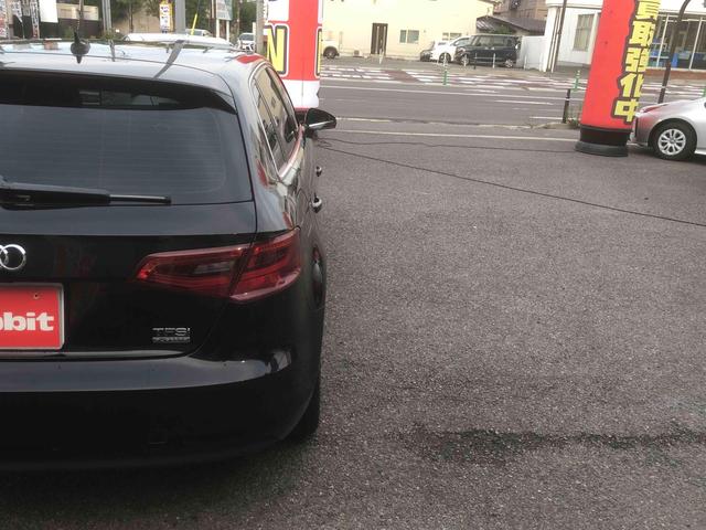 Ａ３ 　４ＷＤ　バックカメラ　ナビ　フルセグＴＶ　オートクルーズコントロール　アルミホイール　オートライト　ＨＩＤ　スマートキー　アイドリングストップ　電動格納ミラー　シートヒーターＡＢＳ（30枚目）