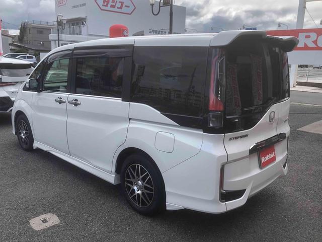 ステップワゴンスパーダ スパーダ・クールスピリット　ホンダセンシング　９インチナビ　バックカメラ　フルセグＴＶ　オートクルーズコントロール　レーンアシスト　衝突被害軽減システム　両側電動スライドドア　オートライト　ＬＥＤヘッドランプ　スマートキー　アイドリングストップ（16枚目）