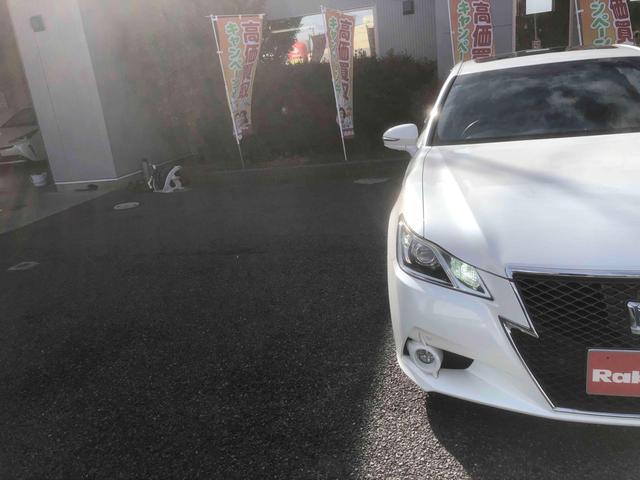 クラウンハイブリッド アスリートＳ　ＥＴＣ　クリアランスソナー　オートクルーズコントロール　全周囲カメラ　ナビ　フルセグＴＶ　ＨＩＤ　サンルーフ　１８インチＡＷ　スマートキー（21枚目）