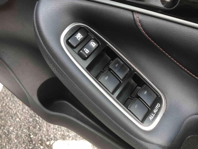 クラウンハイブリッド アスリートＳ　ＥＴＣ　クリアランスソナー　オートクルーズコントロール　全周囲カメラ　ナビ　フルセグＴＶ　ＨＩＤ　サンルーフ　１８インチＡＷ　スマートキー（22枚目）