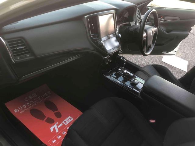 クラウンハイブリッド アスリートＳ　ＥＴＣ　クリアランスソナー　オートクルーズコントロール　全周囲カメラ　ナビ　フルセグＴＶ　ＨＩＤ　サンルーフ　１８インチＡＷ　スマートキー（25枚目）