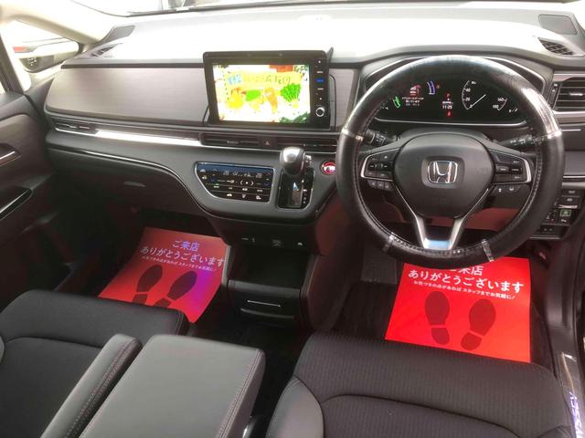 オデッセイハイブリッド ｅ：ＨＥＶアブソルート・ＥＸ　ハイブリッド　全周囲カメラ　ＴＶ　両側電動スライドドア　クリアランスソナー　オートクルーズコントロール　レーンアシスト　衝突被害軽減システム　オートライト　ＬＥＤヘッドランプ　パワーシート（2枚目）