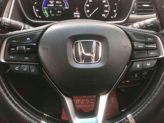 オデッセイハイブリッド ｅ：ＨＥＶアブソルート・ＥＸ　ハイブリッド　全周囲カメラ　ＴＶ　両側電動スライドドア　クリアランスソナー　オートクルーズコントロール　レーンアシスト　衝突被害軽減システム　オートライト　ＬＥＤヘッドランプ　パワーシート（7枚目）