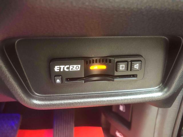 オデッセイハイブリッド ｅ：ＨＥＶアブソルート・ＥＸ　ハイブリッド　全周囲カメラ　ＴＶ　両側電動スライドドア　クリアランスソナー　オートクルーズコントロール　レーンアシスト　衝突被害軽減システム　オートライト　ＬＥＤヘッドランプ　パワーシート（10枚目）