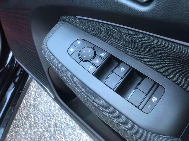 オーラ Ｇ　レザーエディション　ＢＯＳＥサウンド　全周囲カメラ　ナビ＆フルセグ　クリアランスソナー　プロパイロット　衝突被害軽減システム　１７インチアルミホイール　オートマチックハイビーム　ＬＥＤヘッドランプ　革シート（8枚目）