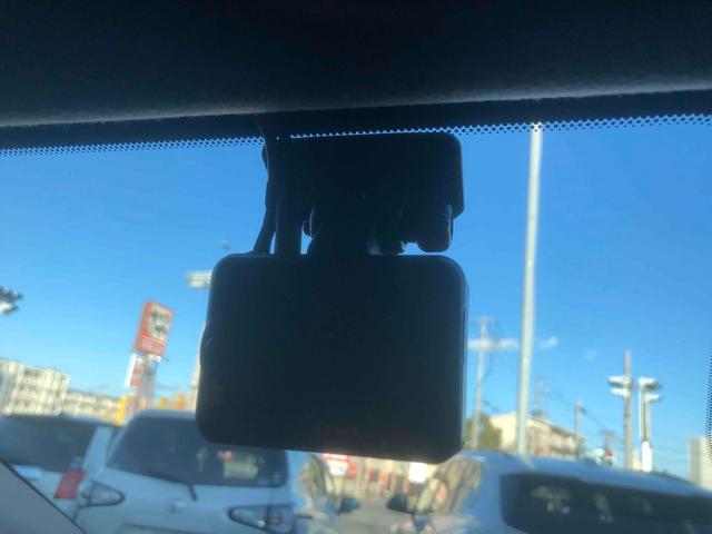 オーラ Ｇ　レザーエディション　ＢＯＳＥサウンド　全周囲カメラ　ナビ＆フルセグ　クリアランスソナー　プロパイロット　衝突被害軽減システム　１７インチアルミホイール　オートマチックハイビーム　ＬＥＤヘッドランプ　革シート（10枚目）