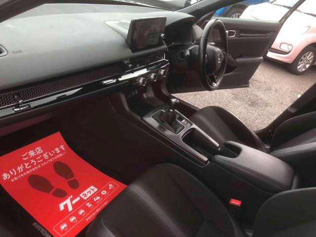シビック ＬＸ　１８インチＡＷ　社外マフラー　ＬＥＤヘッドライト　純正ナビ・フルセグＴＶ　バックカメラ　ビルトインＥＴＣ２．０　ホンダセンシング　デジタルグラフィックメーター　ドライブレコーダー（11枚目）