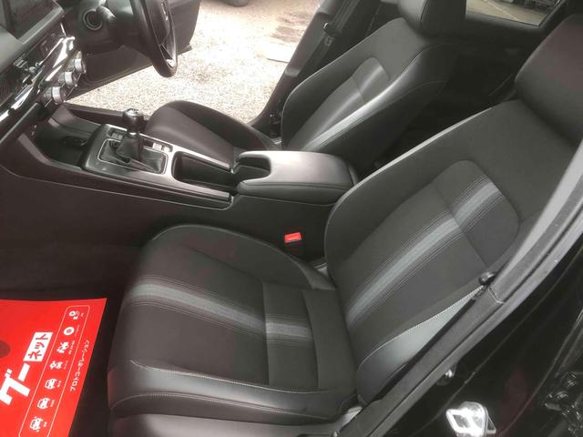 シビック ＬＸ　１８インチＡＷ　社外マフラー　ＬＥＤヘッドライト　純正ナビ・フルセグＴＶ　バックカメラ　ビルトインＥＴＣ２．０　ホンダセンシング　デジタルグラフィックメーター　ドライブレコーダー（12枚目）