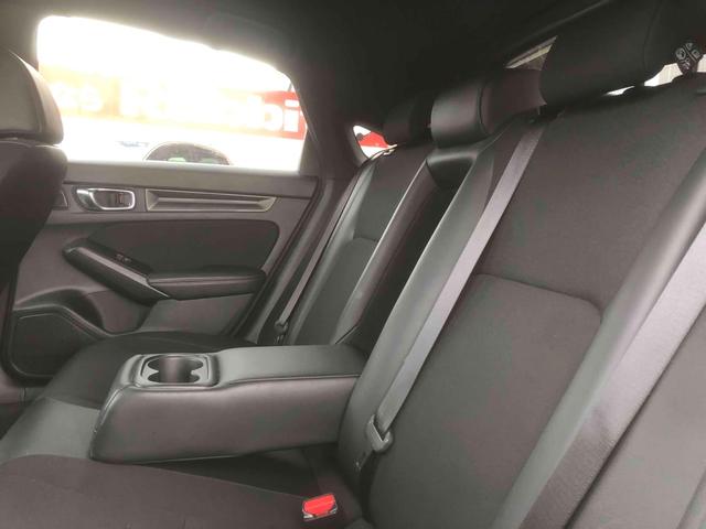シビック ＬＸ　１８インチＡＷ　社外マフラー　ＬＥＤヘッドライト　純正ナビ・フルセグＴＶ　バックカメラ　ビルトインＥＴＣ２．０　ホンダセンシング　デジタルグラフィックメーター　ドライブレコーダー（13枚目）