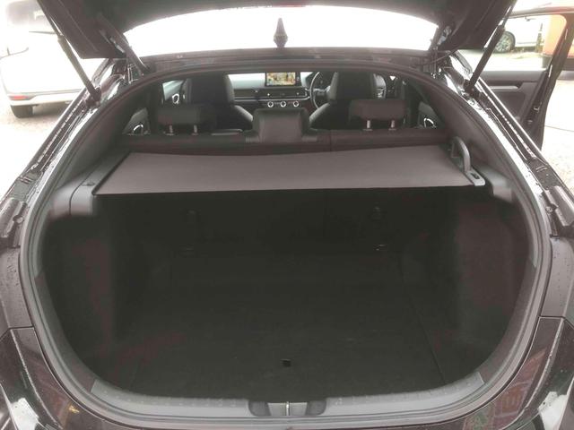 シビック ＬＸ　１８インチＡＷ　社外マフラー　ＬＥＤヘッドライト　純正ナビ・フルセグＴＶ　バックカメラ　ビルトインＥＴＣ２．０　ホンダセンシング　デジタルグラフィックメーター　ドライブレコーダー（19枚目）